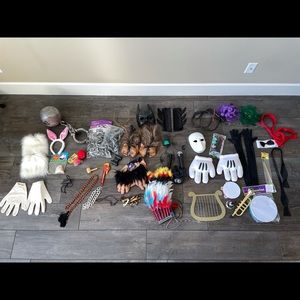 Random bundle of Halloween accessories 🎃